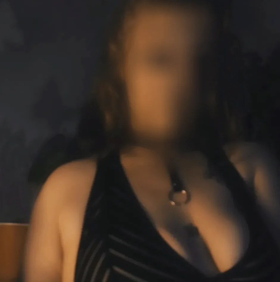 Büsra, 29