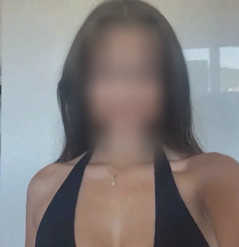 Celina, 23