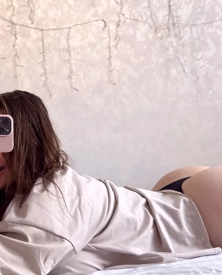 Daniela, 21