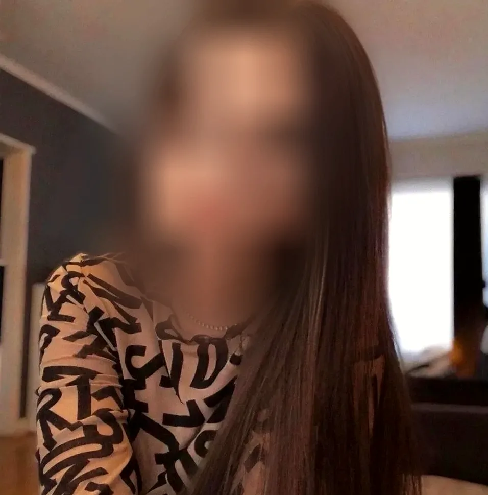 Emma, 21
