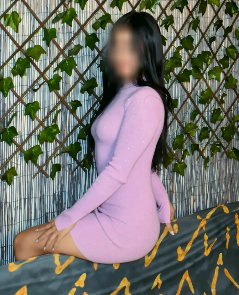 Isabell, 21