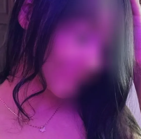 Isabell, 19