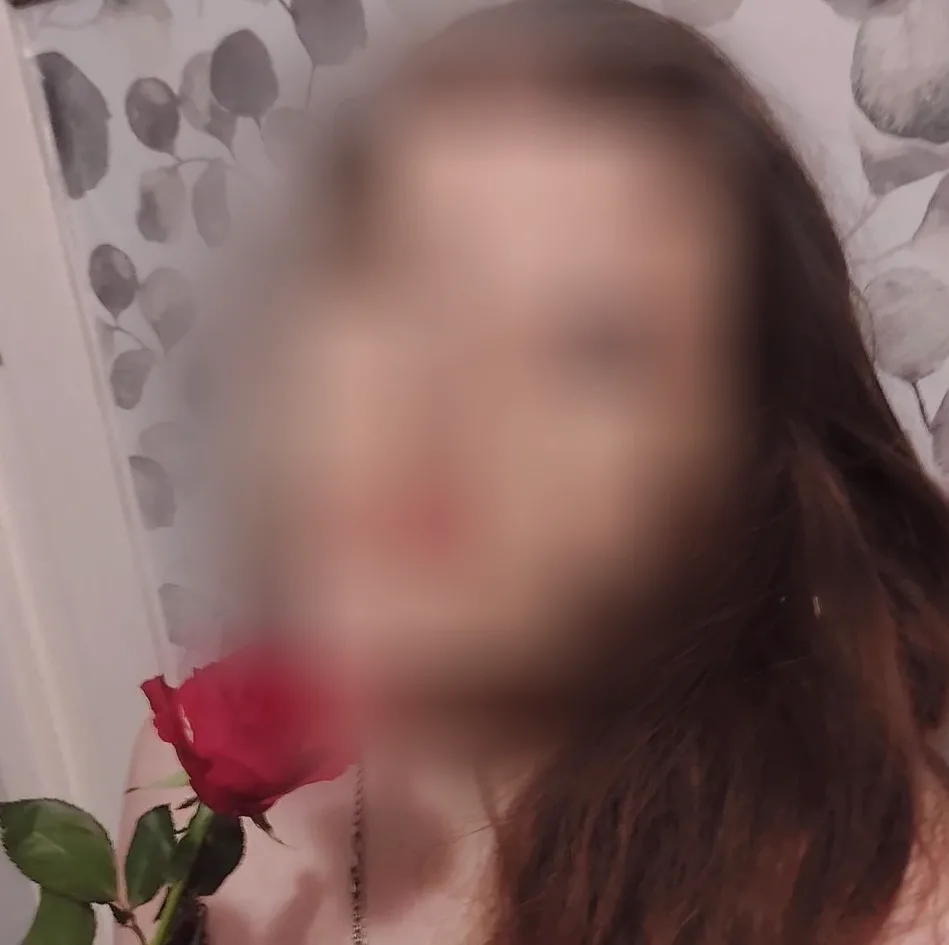 Katrin, 27