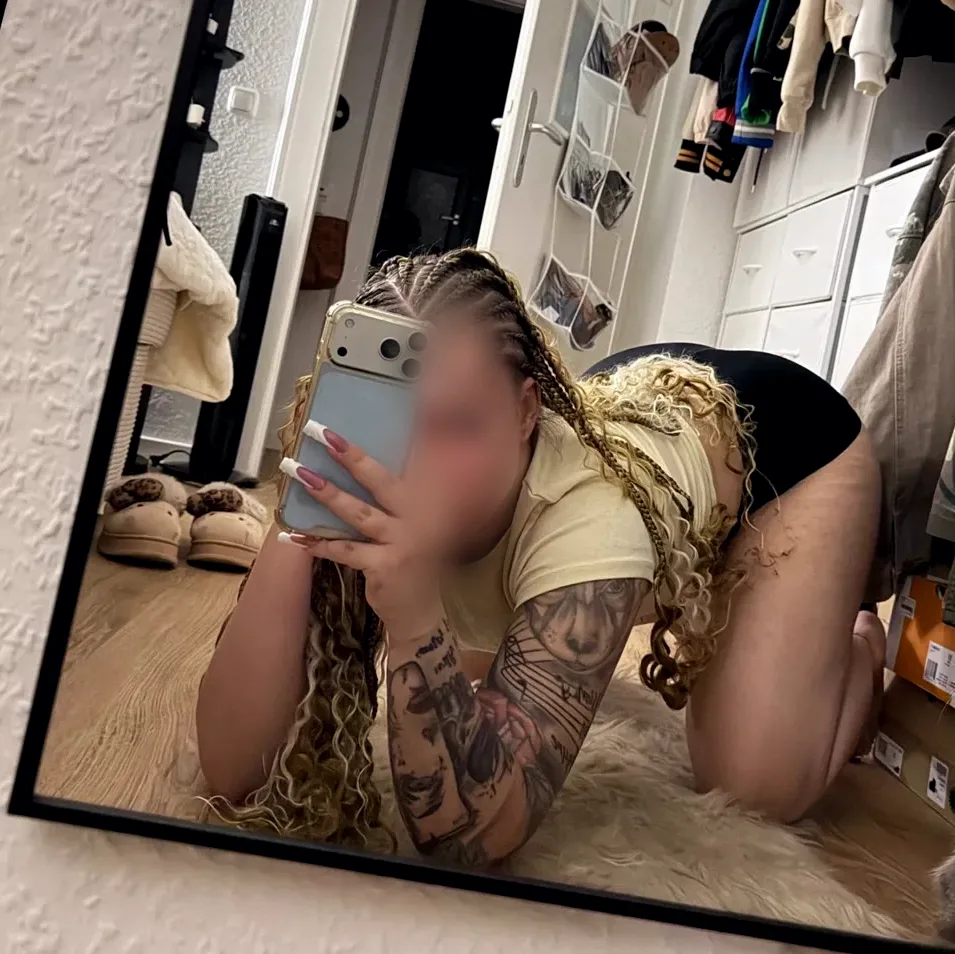 Kim, 30