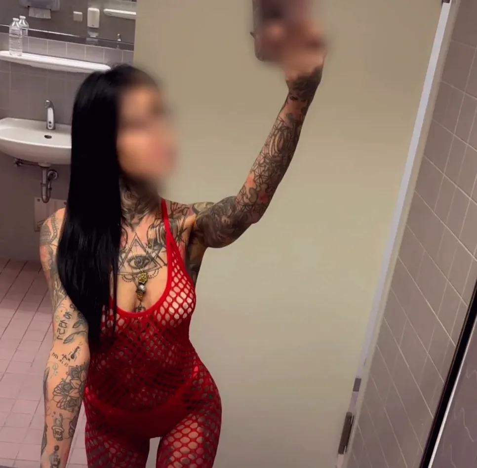 Leyla, 34