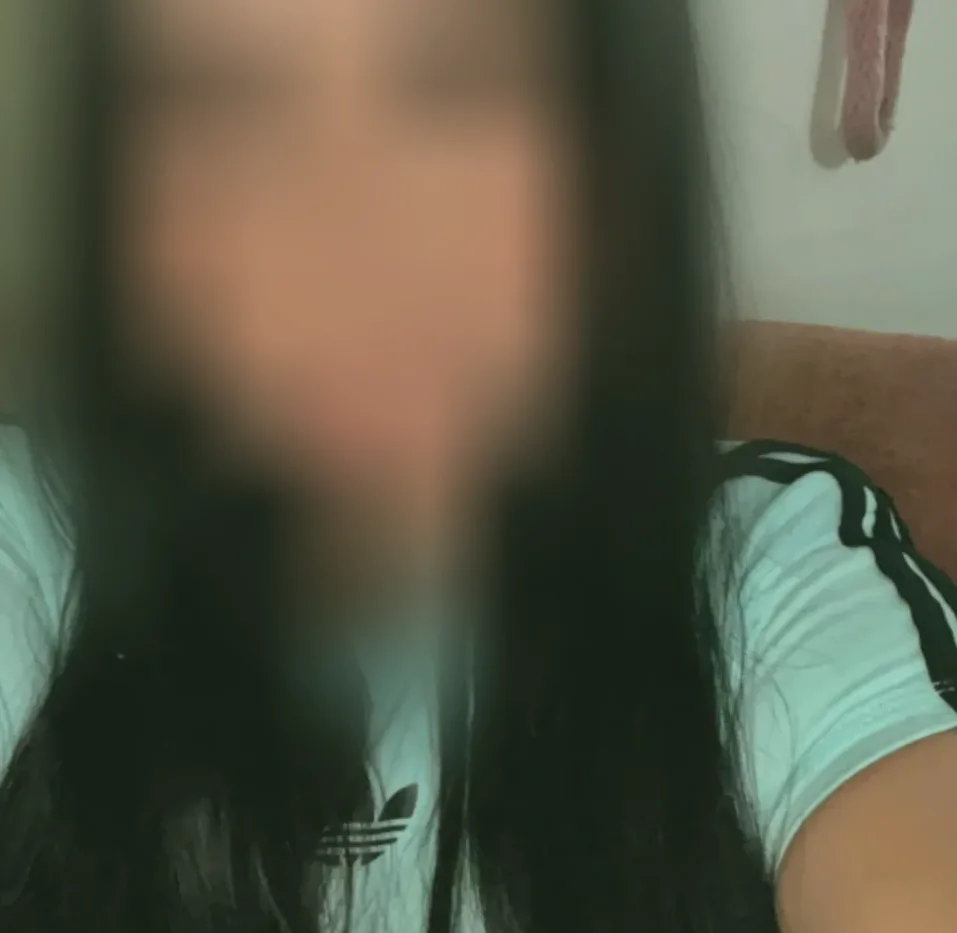 Luisa, 25